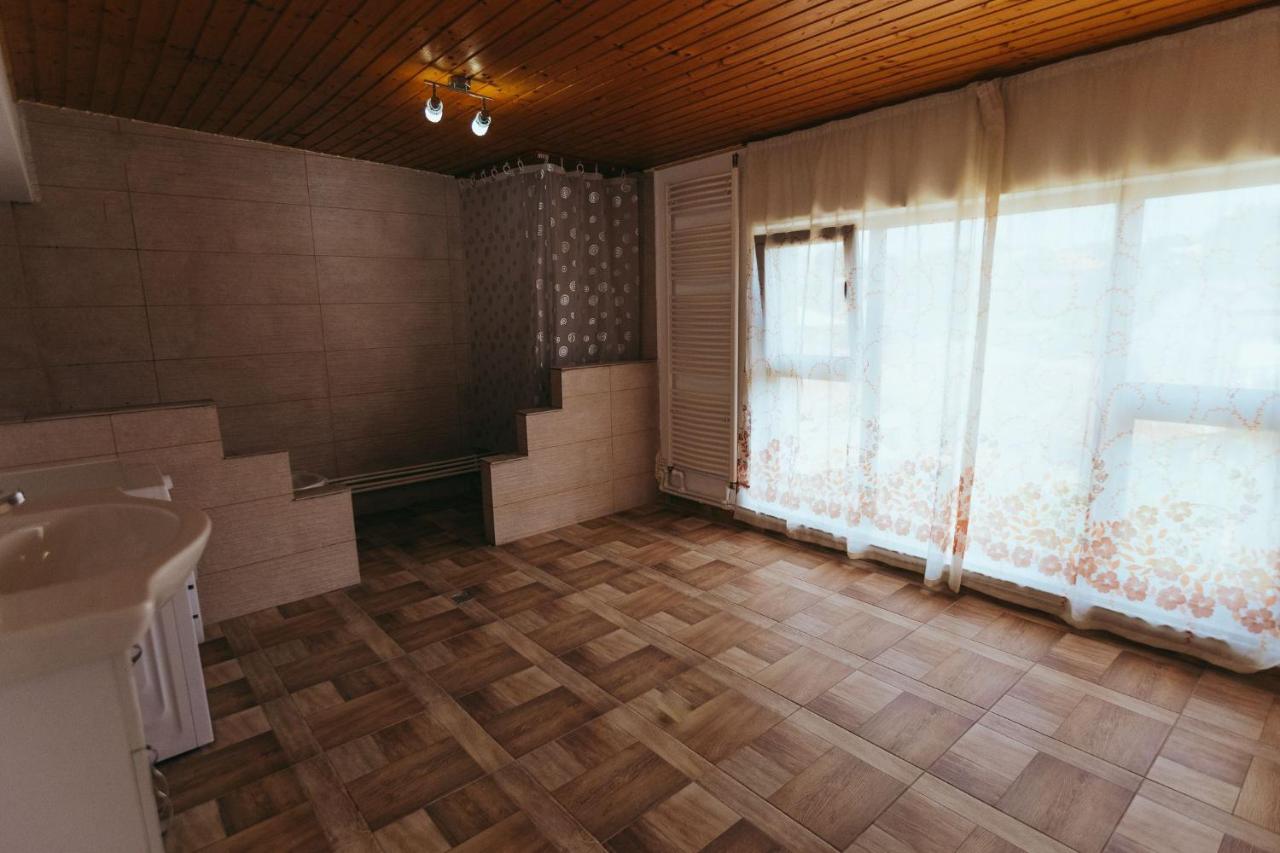 Casa Selly Hotel Tulcea Ngoại thất bức ảnh