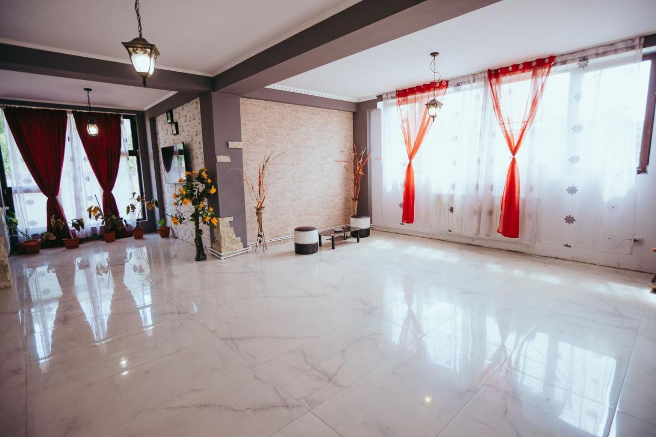 Casa Selly Hotel Tulcea Ngoại thất bức ảnh