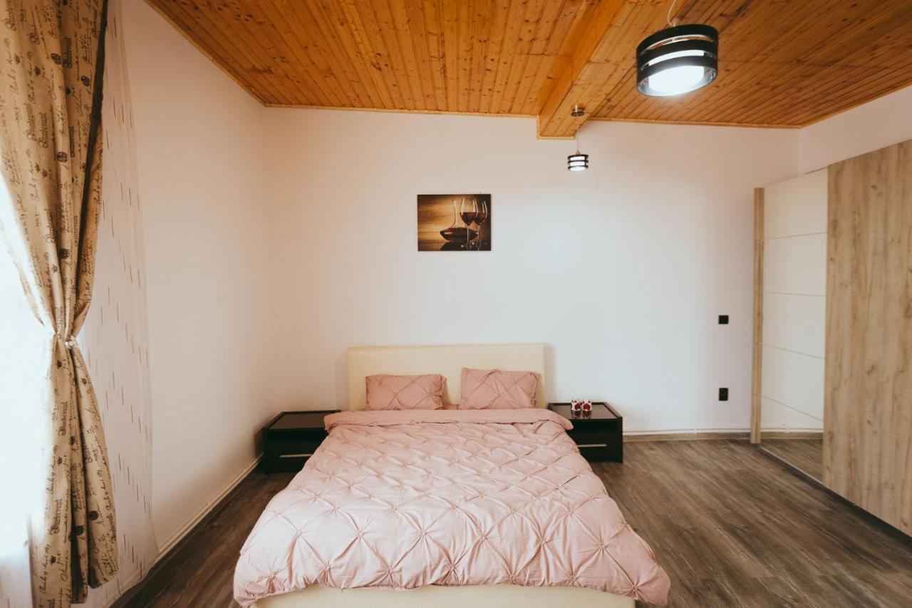 Casa Selly Hotel Tulcea Ngoại thất bức ảnh
